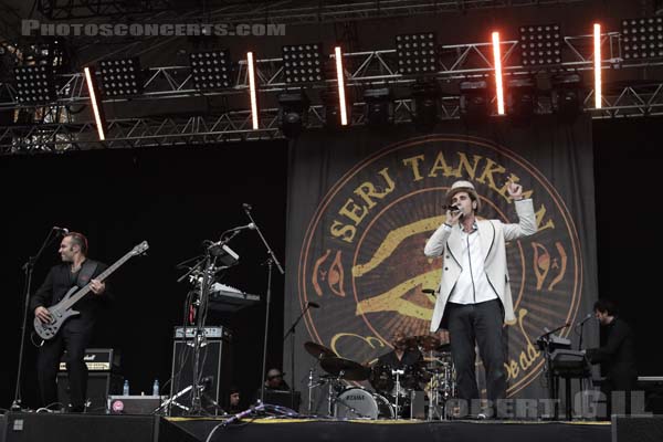 SERJ TANKIAN - 2008-08-28 - SAINT CLOUD - Domaine National - Grande Scene - 